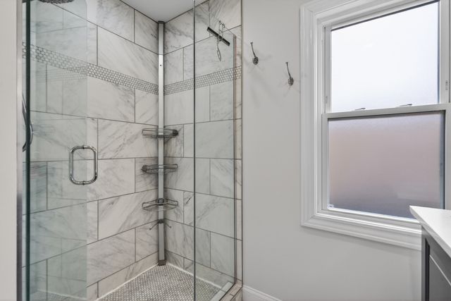908 Wenonah Avenue, Oak Park, IL 60304