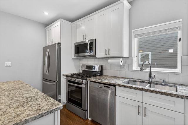 908 Wenonah Avenue, Oak Park, IL 60304