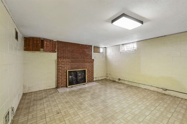 1104 57th Street, Des Moines, IA 50311
