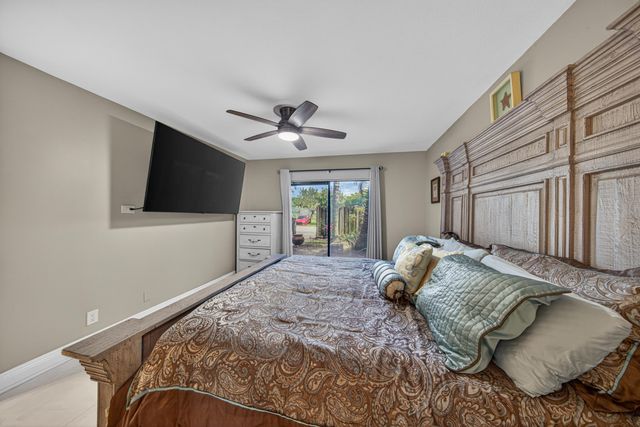 1036 E Lakes Drive, Pompano Beach, FL 33064