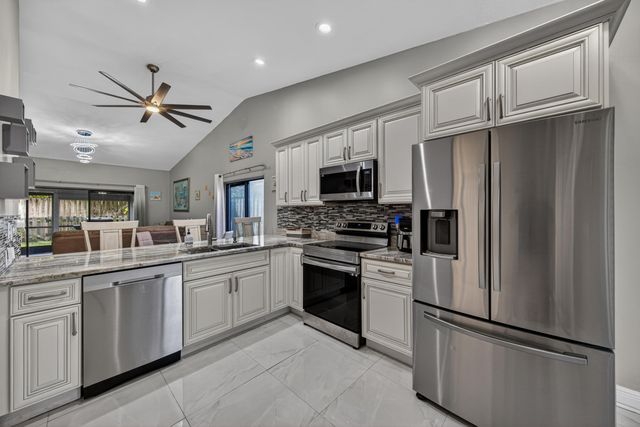 1036 E Lakes Drive, Pompano Beach, FL 33064