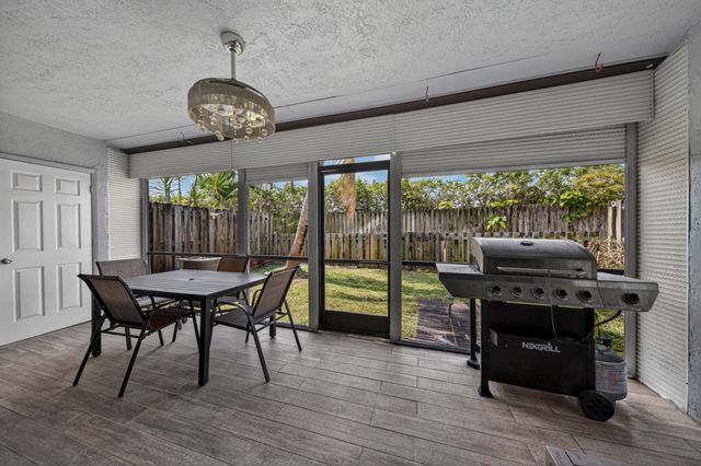 1036 E Lakes Drive, Pompano Beach, FL 33064