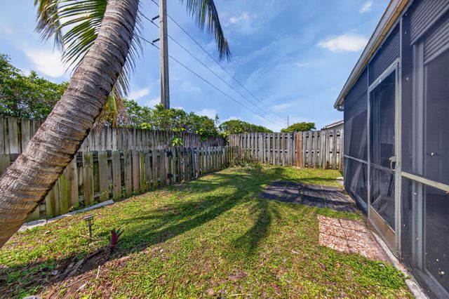 1036 E Lakes Drive, Pompano Beach, FL 33064