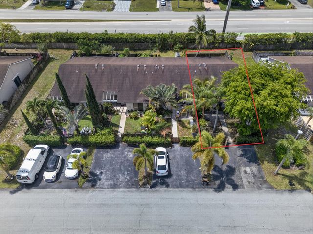 1036 E Lakes Drive, Pompano Beach, FL 33064