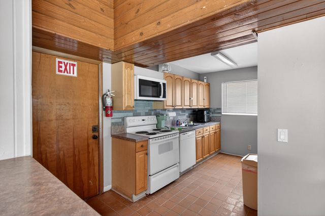 1036 E Lakes Drive, Pompano Beach, FL 33064