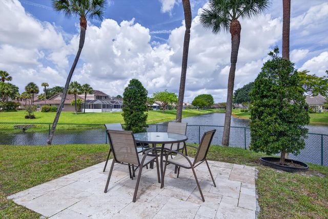 1036 E Lakes Drive, Pompano Beach, FL 33064