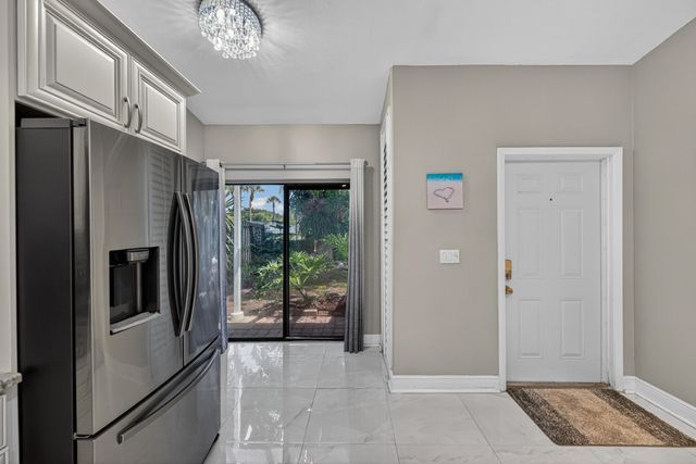 1036 E Lakes Drive, Pompano Beach, FL 33064