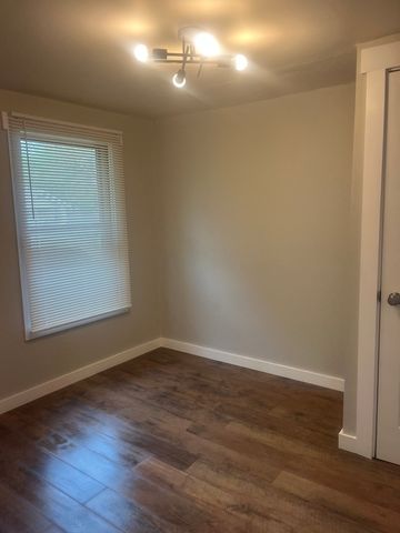 208 Independence Avenue, Joliet, IL 60433