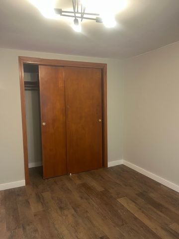 208 Independence Avenue, Joliet, IL 60433
