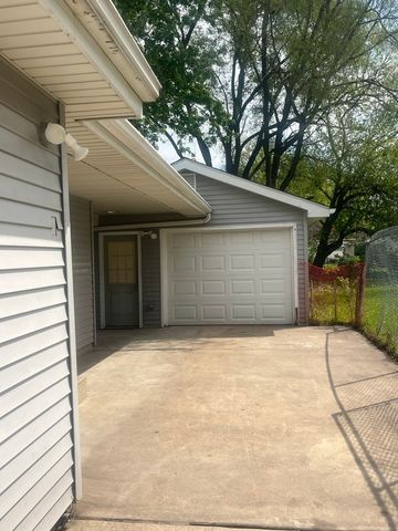 208 Independence Avenue, Joliet, IL 60433