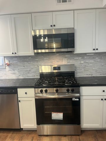 208 Independence Avenue, Joliet, IL 60433