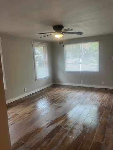 208 Independence Avenue, Joliet, IL 60433