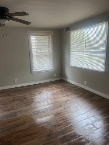 208 Independence Avenue, Joliet, IL 60433
