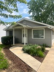 208 Independence Avenue, Joliet, IL 60433