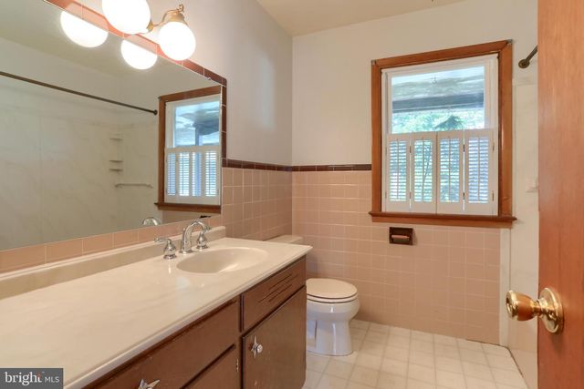 6370 SUNDRA DR, East Petersburg, PA 17520