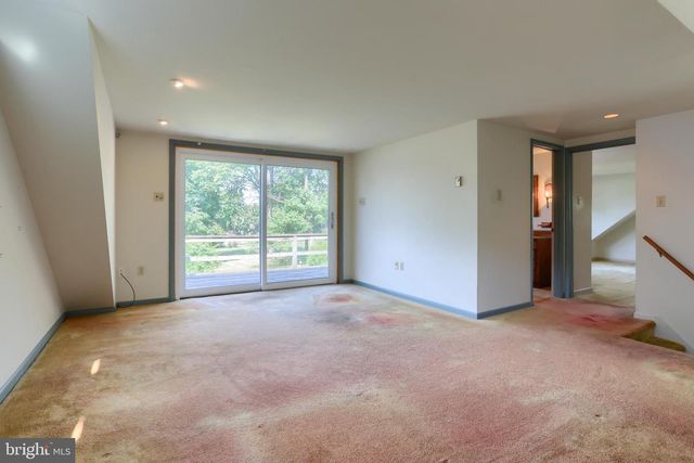 6370 SUNDRA DR, East Petersburg, PA 17520