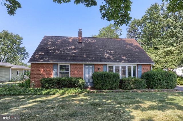 6370 SUNDRA DR, East Petersburg, PA 17520