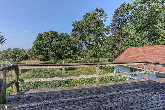 6370 SUNDRA DR, East Petersburg, PA 17520