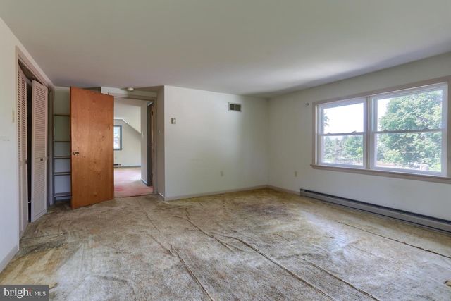 6370 SUNDRA DR, East Petersburg, PA 17520