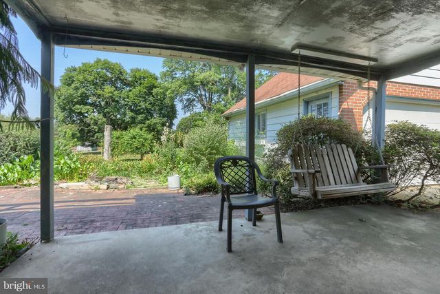 6370 SUNDRA DR, East Petersburg, PA 17520