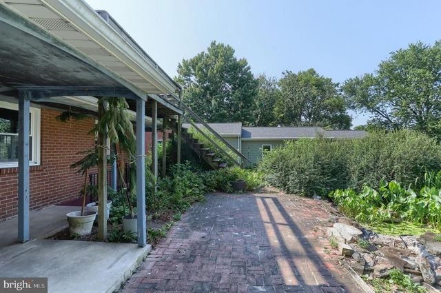 6370 SUNDRA DR, East Petersburg, PA 17520