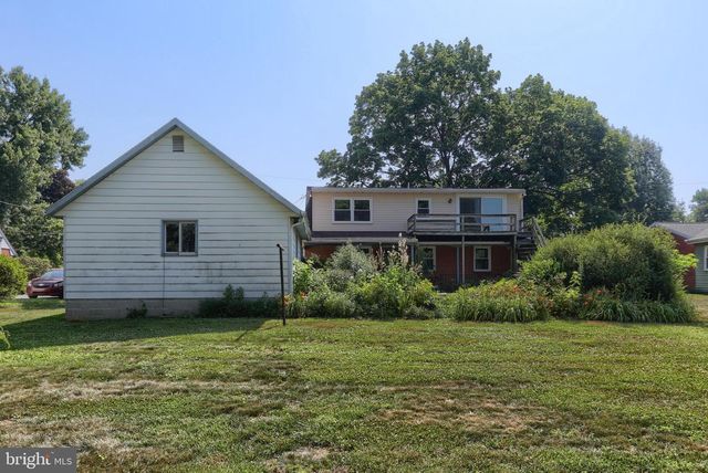 6370 SUNDRA DR, East Petersburg, PA 17520