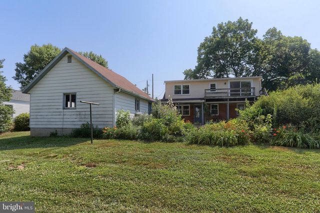 6370 SUNDRA DR, East Petersburg, PA 17520