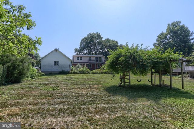 6370 SUNDRA DR, East Petersburg, PA 17520