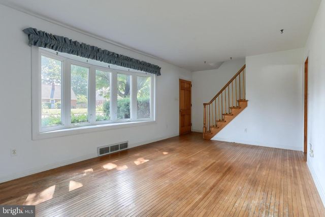 6370 SUNDRA DR, East Petersburg, PA 17520