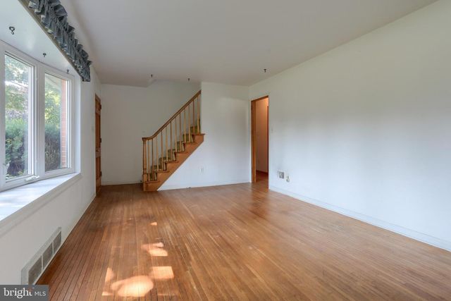 6370 SUNDRA DR, East Petersburg, PA 17520