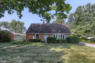 6370 SUNDRA DR, East Petersburg, PA 17520