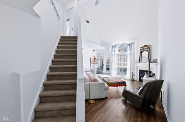 7725 Harbour Isle, Indianapolis, IN 46240