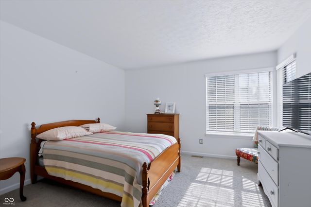 7725 Harbour Isle, Indianapolis, IN 46240