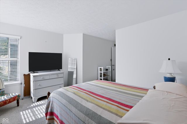 7725 Harbour Isle, Indianapolis, IN 46240