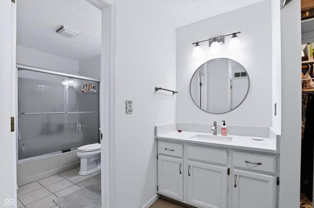 7725 Harbour Isle, Indianapolis, IN 46240