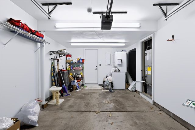7725 Harbour Isle, Indianapolis, IN 46240