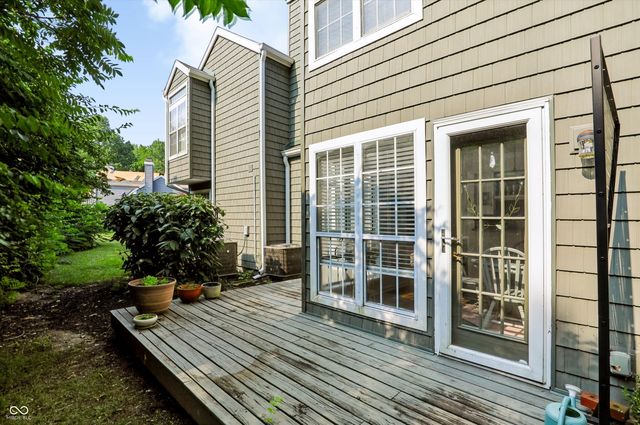 7725 Harbour Isle, Indianapolis, IN 46240
