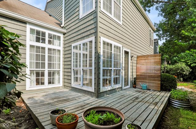 7725 Harbour Isle, Indianapolis, IN 46240