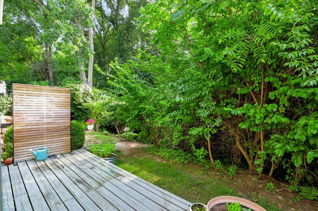 7725 Harbour Isle, Indianapolis, IN 46240