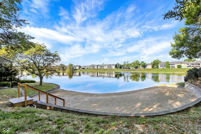 7725 Harbour Isle, Indianapolis, IN 46240