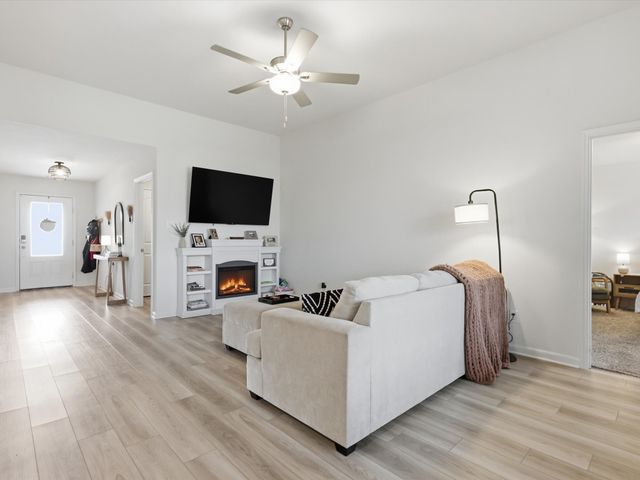 916 American Flyer, Fort Worth, TX 76108