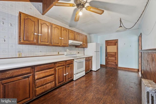 1570 MARKET ST, Marcus Hook, PA 19061