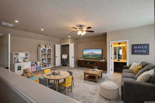 237 FISCHER DR, Boerne, TX 78006