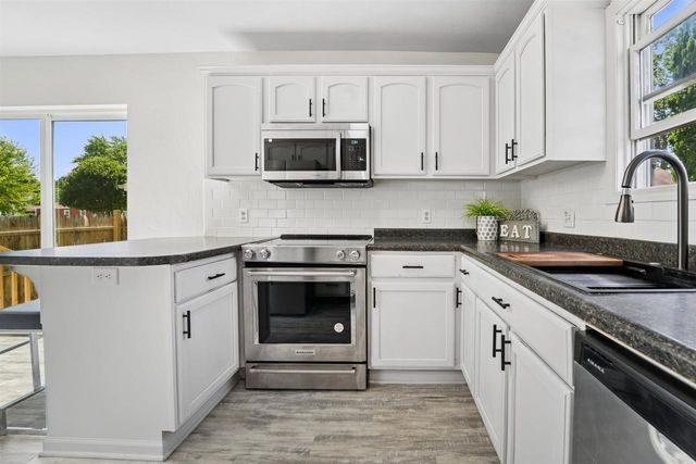 521 E 2ND STREET, Kimberly, WI 54136