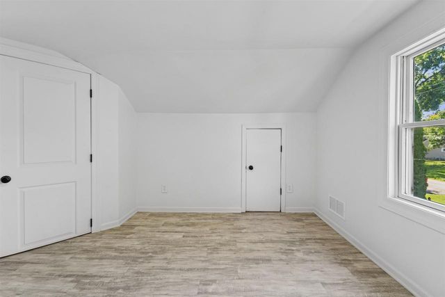 521 E 2ND STREET, Kimberly, WI 54136