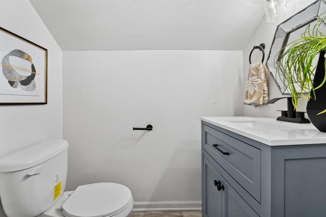 521 E 2ND STREET, Kimberly, WI 54136