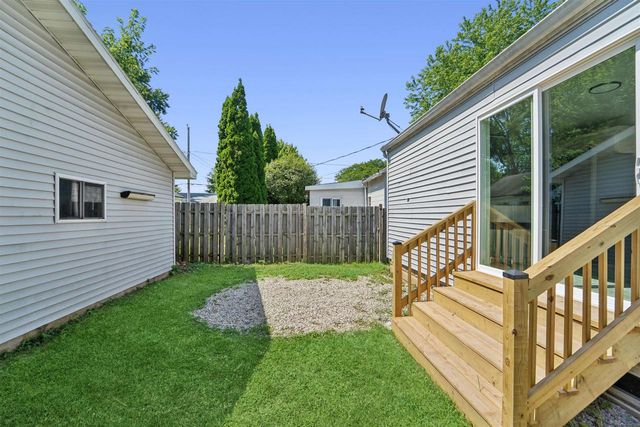 521 E 2ND STREET, Kimberly, WI 54136