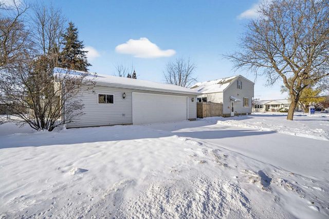521 E 2ND STREET, Kimberly, WI 54136