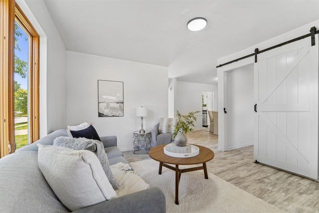 521 E 2ND STREET, Kimberly, WI 54136