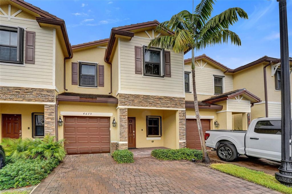 4679 Brumby Ter, Davie, FL 33314